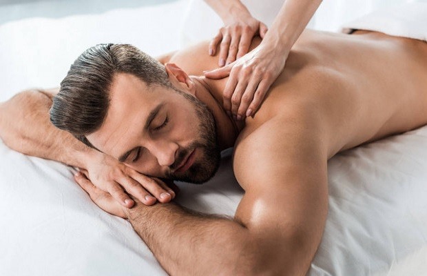 Hải Âu chuyên massage cho nam giới