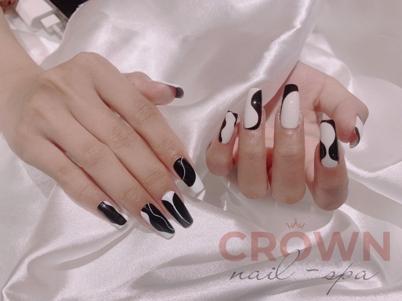 Crown Nails